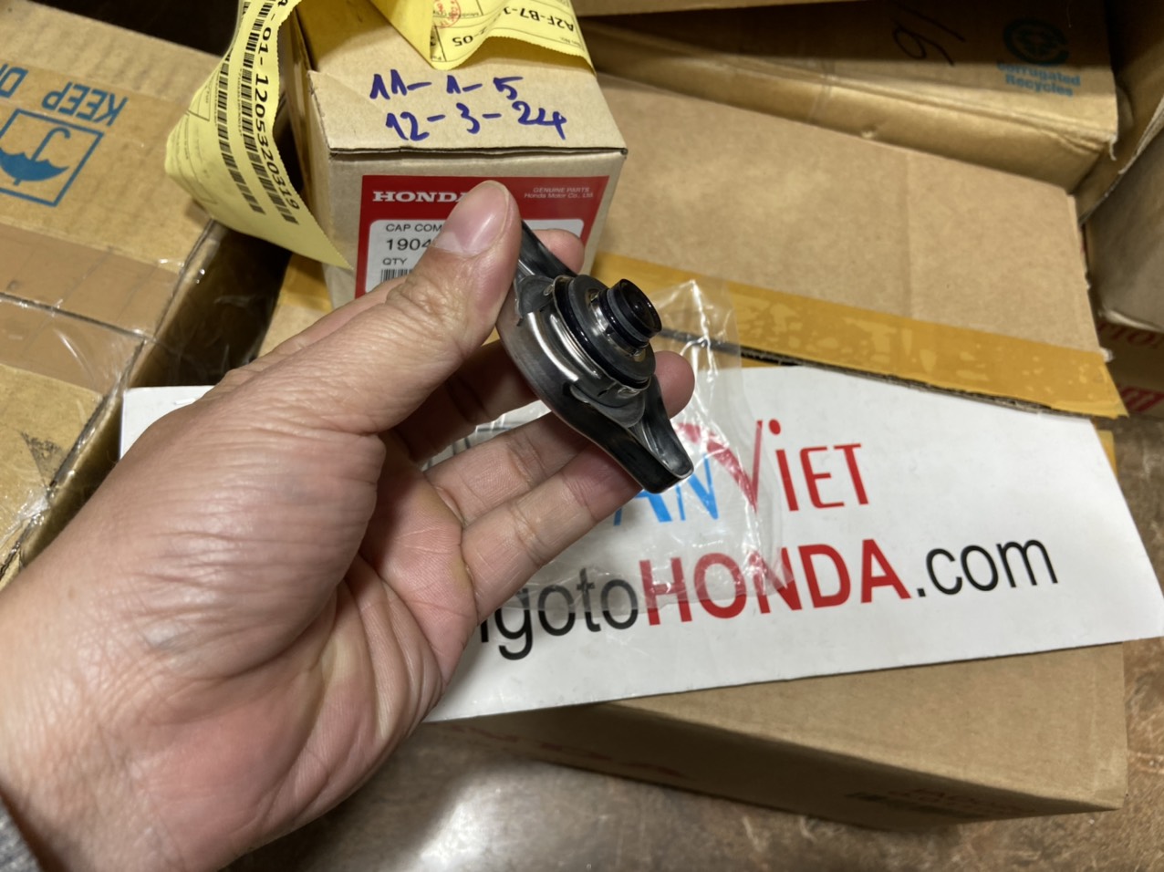 Nắp két nước xe Honda CIVIC